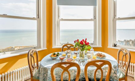 2 Bed in St. Leonards -on- Sea