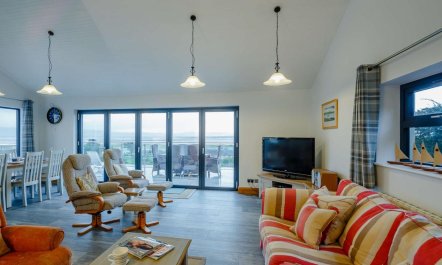 5 Bed in Aberdovey 3