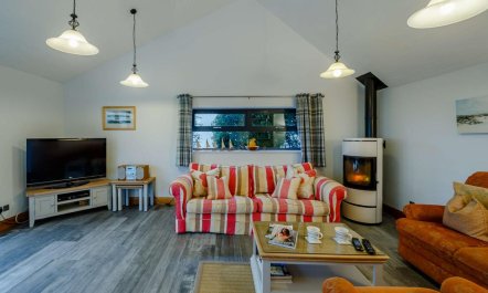 5 Bed in Aberdovey 2