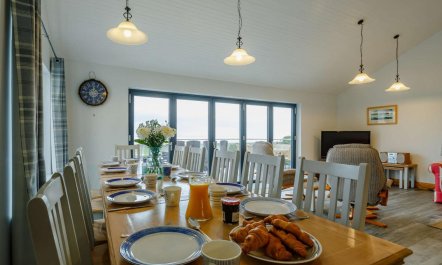 5 Bed in Aberdovey 5