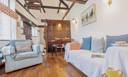 2 Bed in Ellicombe 1