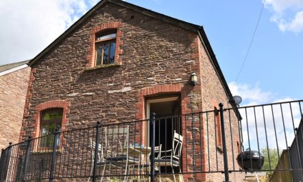 2 Bed in Brecon 1
