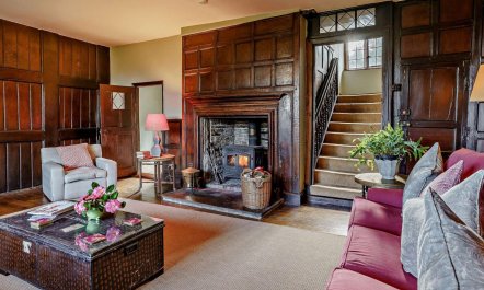 4 Bed in Abergavenny 2