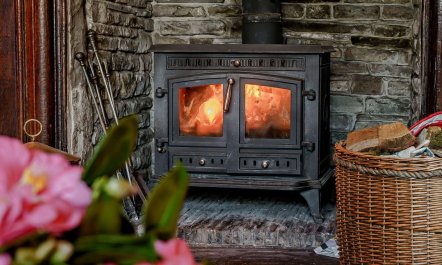 4 Bed in Abergavenny 1