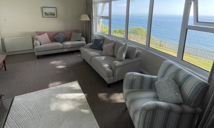 Rocklea Seaside Cottage 6