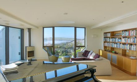 Clifftop Hideaway 3
