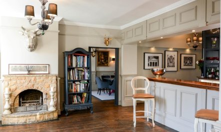 5 Bed in Hurst Green 5