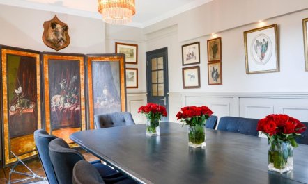 5 Bed in Hurst Green 9