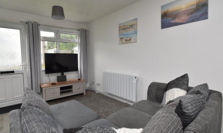 2 Bed in Freshwater East 3