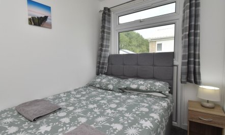 2 Bed in Freshwater East 9