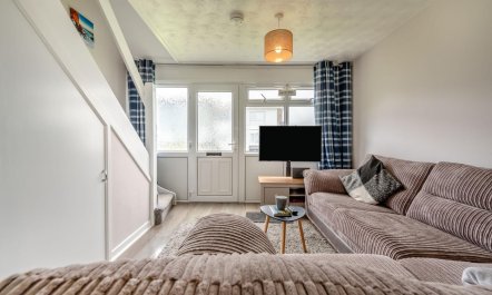 2 Bed in Freshwater East 7