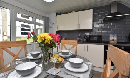 2 Bed in Freshwater East