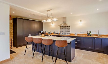 4 Bed in Shaftesbury 6