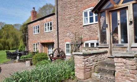 5 Bed in Phocle Green 4