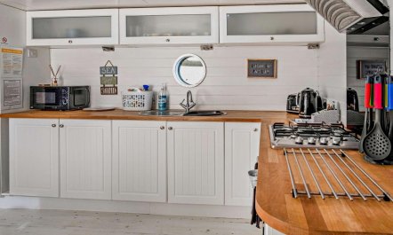 2 Bed in East Cowes 7