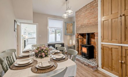 4 Bed in Fleetwood 1