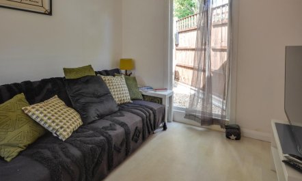 1 Bed in East Cowes 3