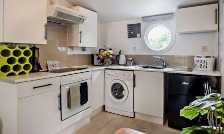 1 Bed in East Cowes 6