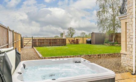 5 Bed in Glastonbury 1