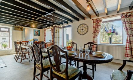 5 Bed in Lampeter 3