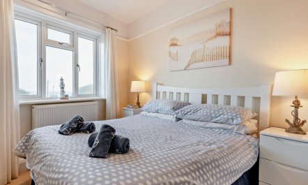 1 Bed in New Milton 1