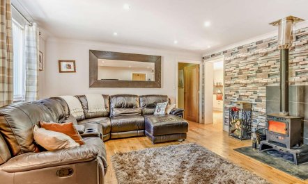 2 Bed in Carmarthen 1