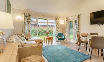 2 Bed in Swansea 1