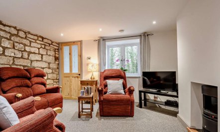 2 Bed in Gloucester 1