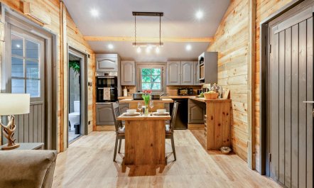 1 Bed in Christchurch 2