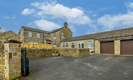 5 Bed in Bingley 1