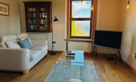 1 Bed in Water Yeat 1