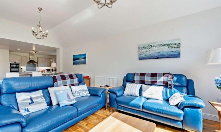 3 Bed in Tenby 3