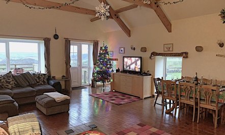 4 Bed in Llanrhystud 7