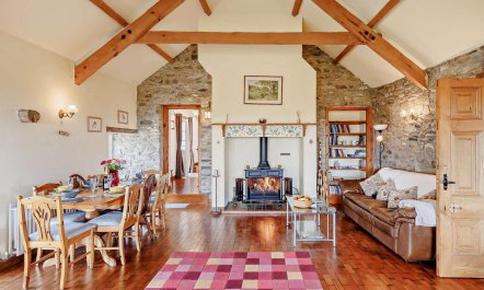 4 Bed in Llanrhystud 3