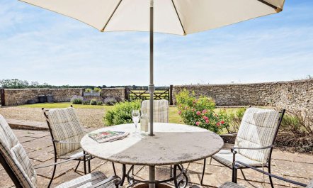 3 Bed in Cirencester 2