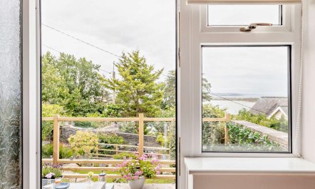 2 Bed in Aberdovey 5