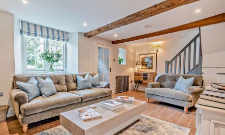 2 Bed in Cheltenham 1