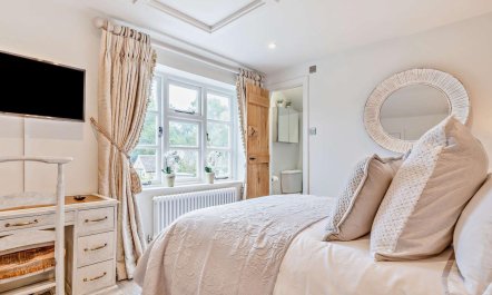 2 Bed in Cheltenham 8