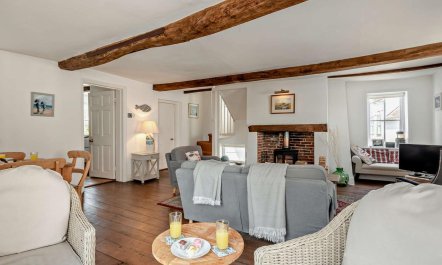 2 Bed in Lymington 1