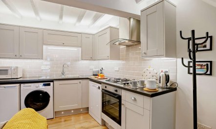 2 Bed in Aberdovey 4