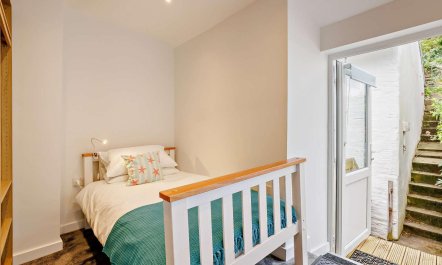 2 Bed in Aberdovey 4