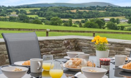 3 Bed in Brecon 1