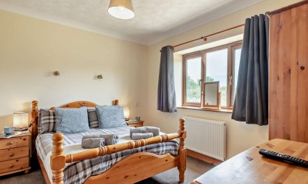 2 Bed in Horningtoft 6