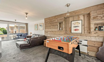 4 Bed in Hayling Island 5