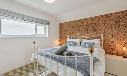 4 Bed in Hayling Island 6