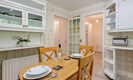 1 Bed in Lymington 9