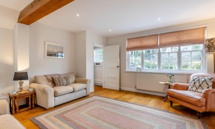 3 Bed in Aberdovey 1