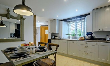 2 Bed in Cheltenham 5