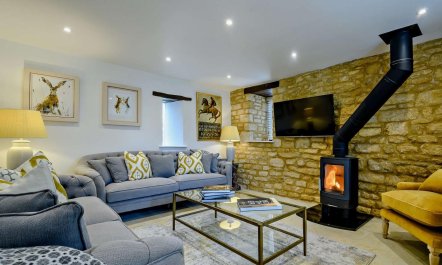 2 Bed in Cheltenham 1