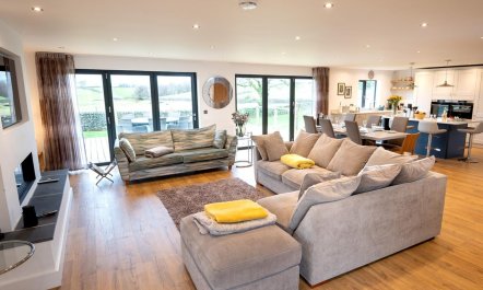 4 Bed in Lancaster 1